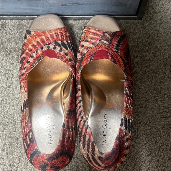 Faded Glory Women's Multicolor Peep Toe Heels - Picture 4 of 4